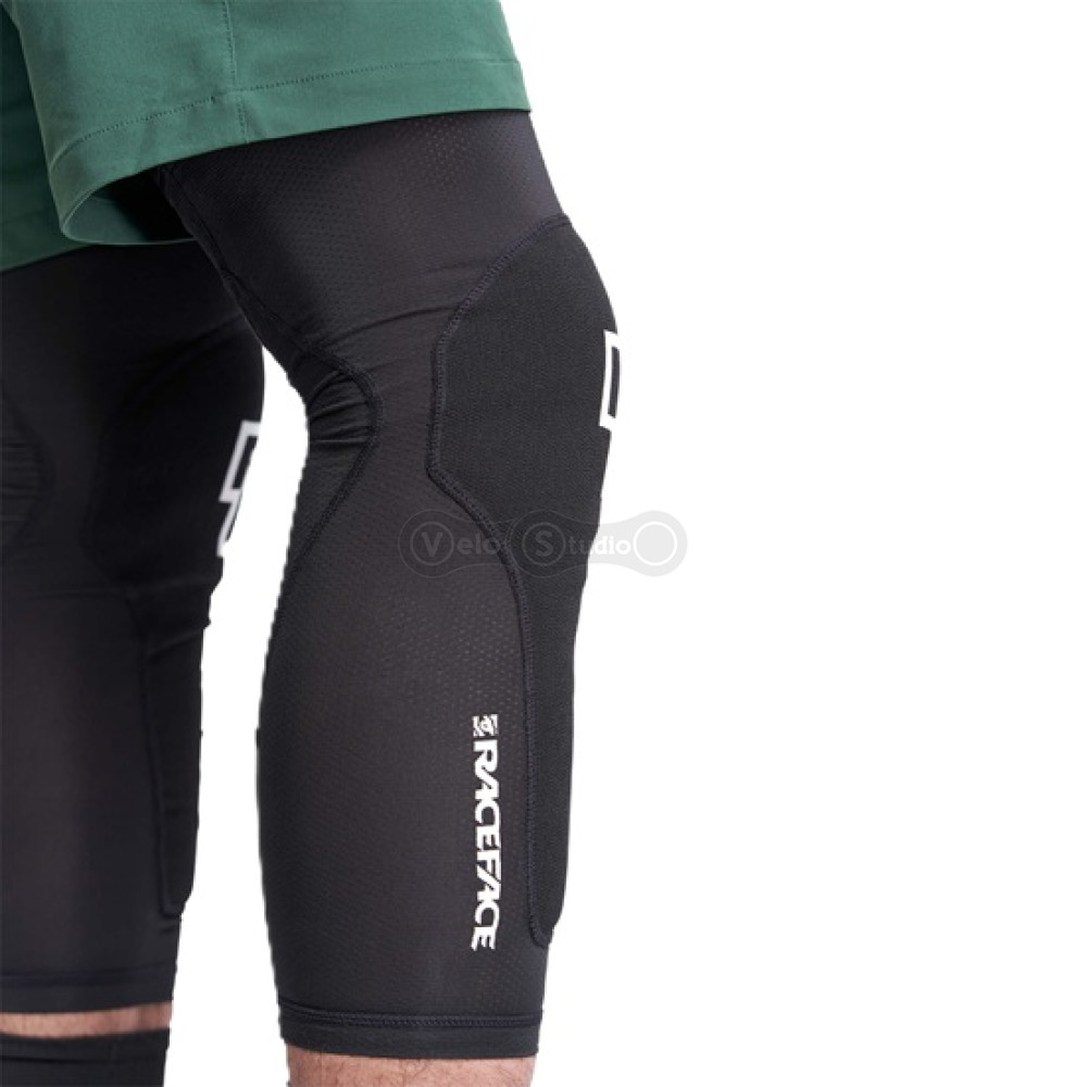 Вело наколінники RACE FACE Charge Knee Stealth розмір M