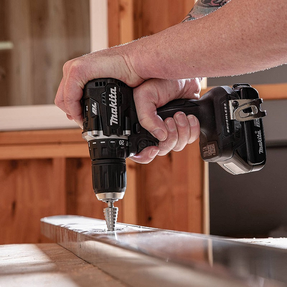 Аккумуляторный шуруповёрт Makita XFD15Z / DDF487Z 18V
