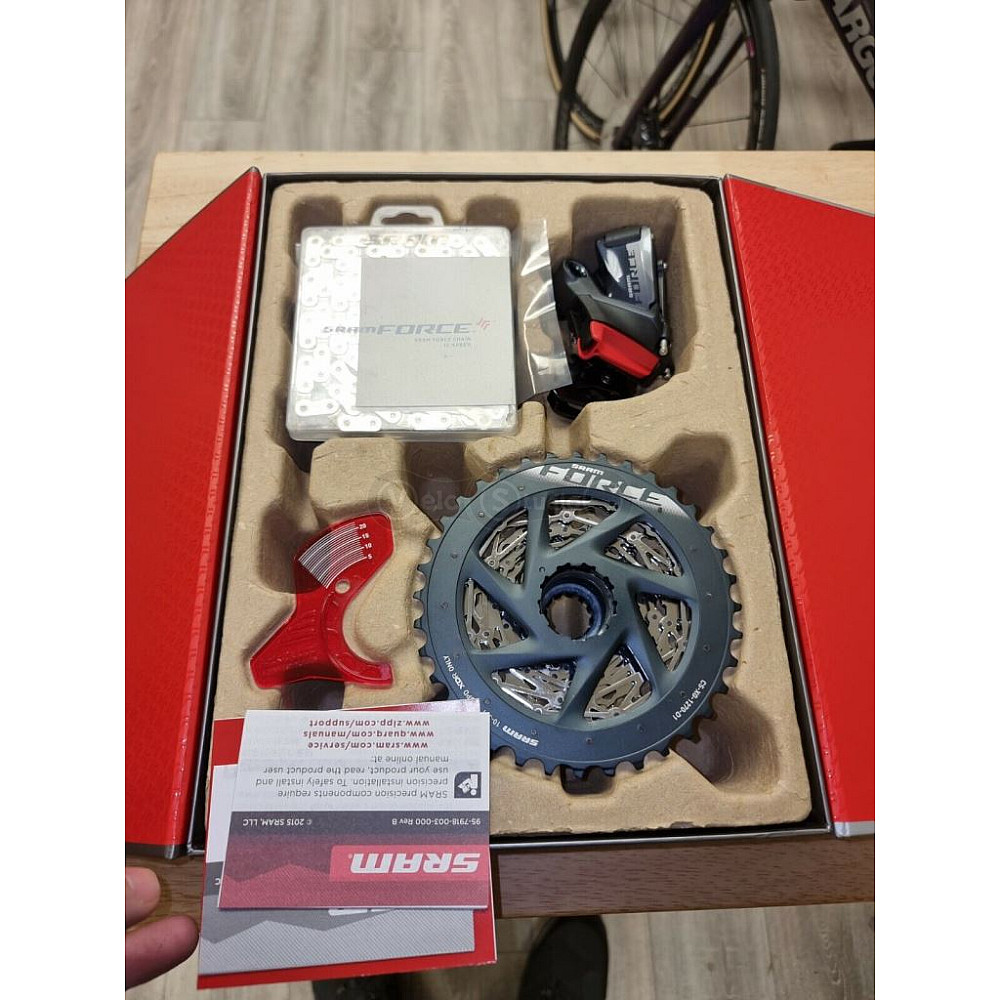 Група Sram Force eTap AXS D1 36T 1x12 швидкостей