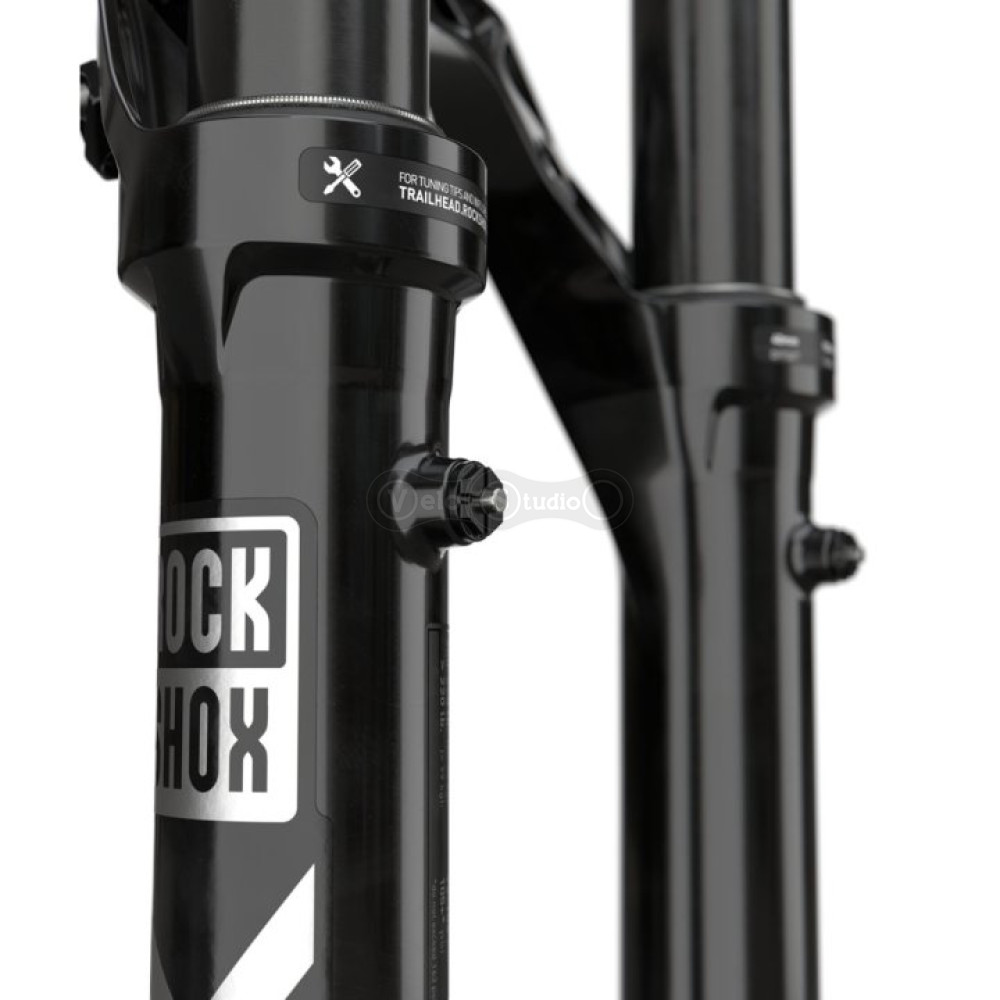 Вилка RockShox Lyrik Ultimate Charger 3 RC2 - 29 Boost 15x110 150mm Black Tpr 44offset DebonAir