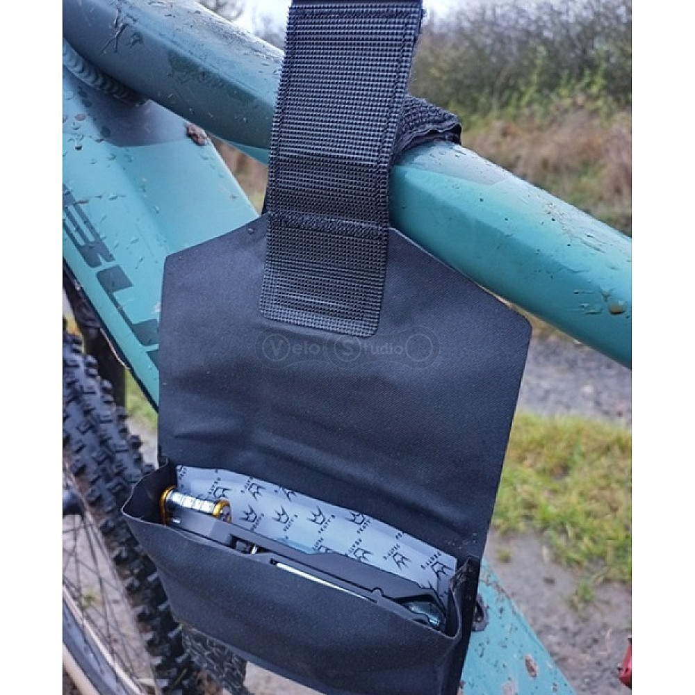 Сумка для инструментов на раму Peaty's HoldFast Trail Tool Wrap, Nightrider Black