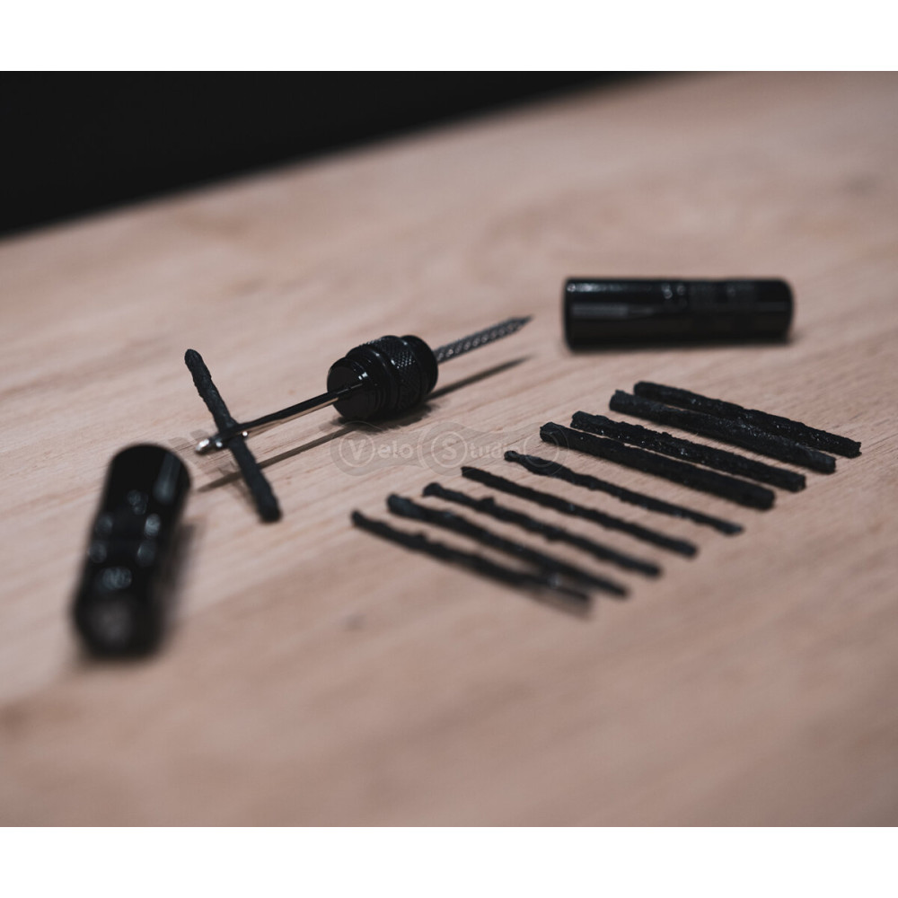 Ремонтный набор для бескамерки HUTCHINSON TIRE REPAIR PLUG
