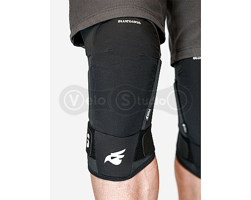 Вело наколінники BLUEGRASS 3Straps Knee Protector CE S