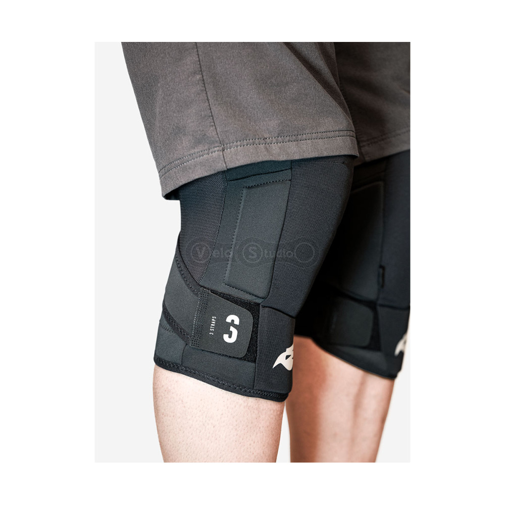Вело наколінники BLUEGRASS 3Straps Knee Protector CE XL