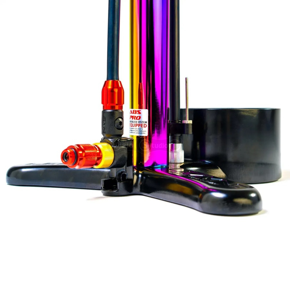 Напольный насос LEZYNE CLASSIC DRIVE манометр 3,5 бензиновый 220psi Y15