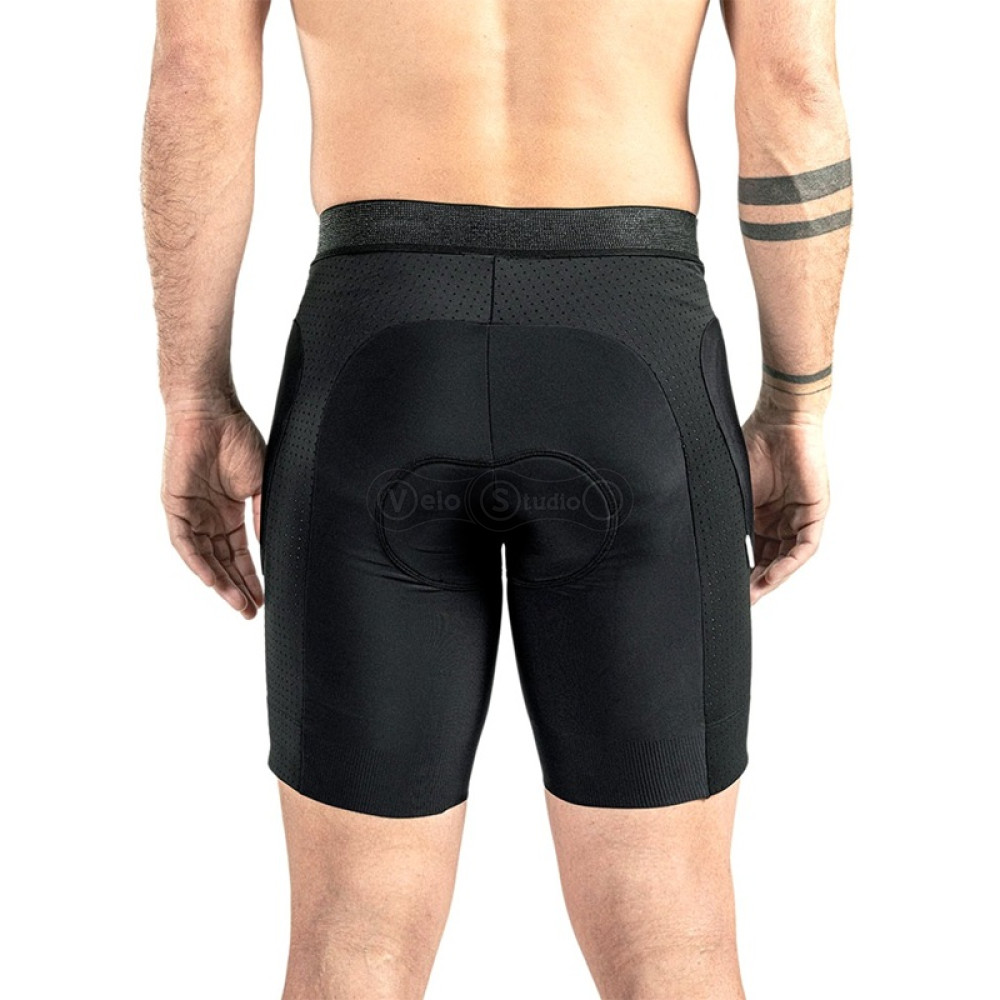 Вело шорты с защитой Bluegrass Aura MTB Shorts CE Black S