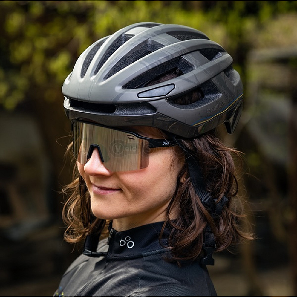 Велоокуляри DNK Sun I Photochromic MIRROR кат 0-3 (84-18%), оправа TR90 чорна