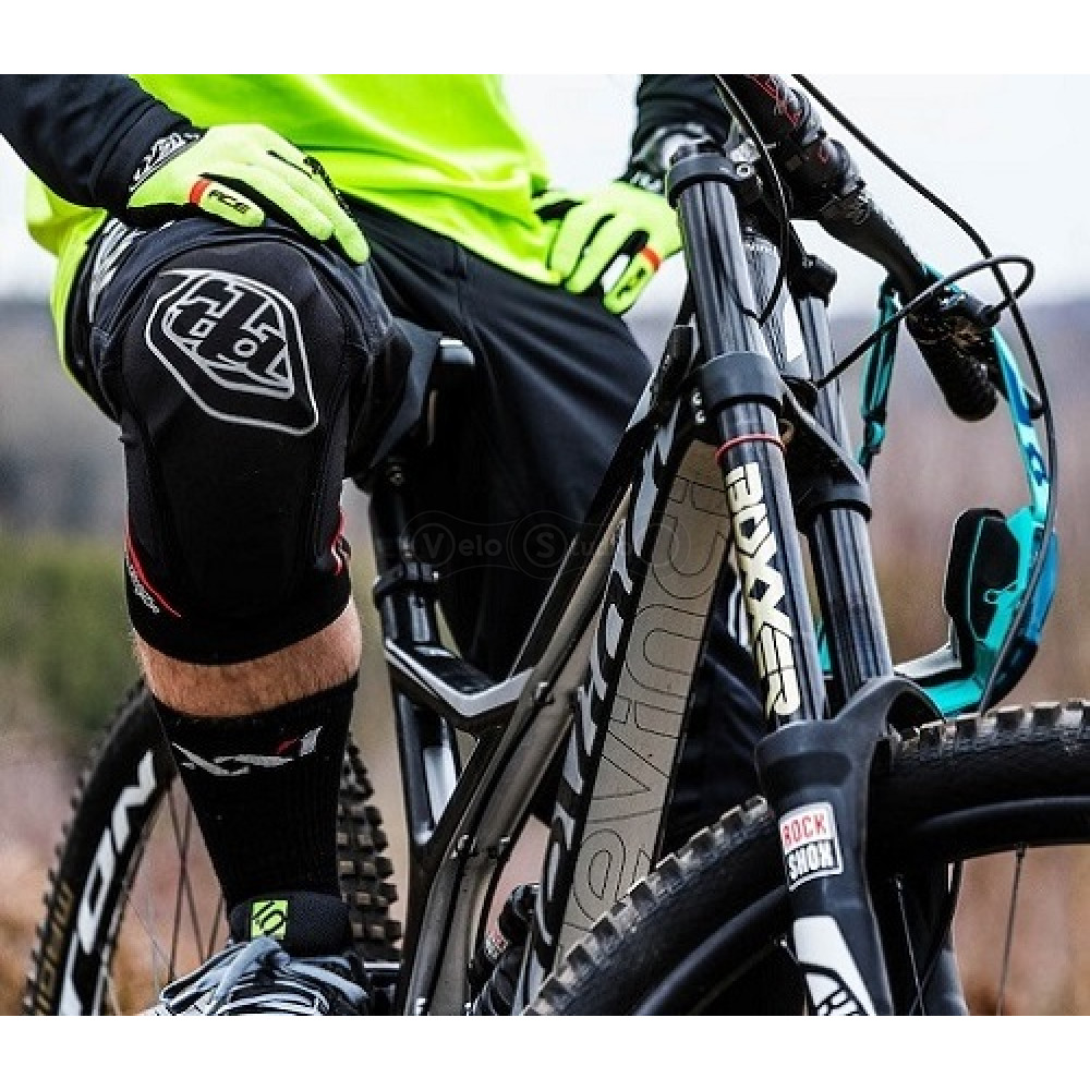 Наколінники TLD T-BONE Knee Guard [Black] M/L
