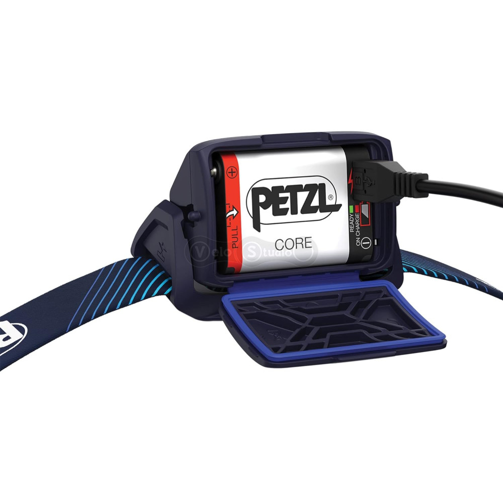 Налобний ліхтар PETZL ACTIK CORE 600 Lumens Blue