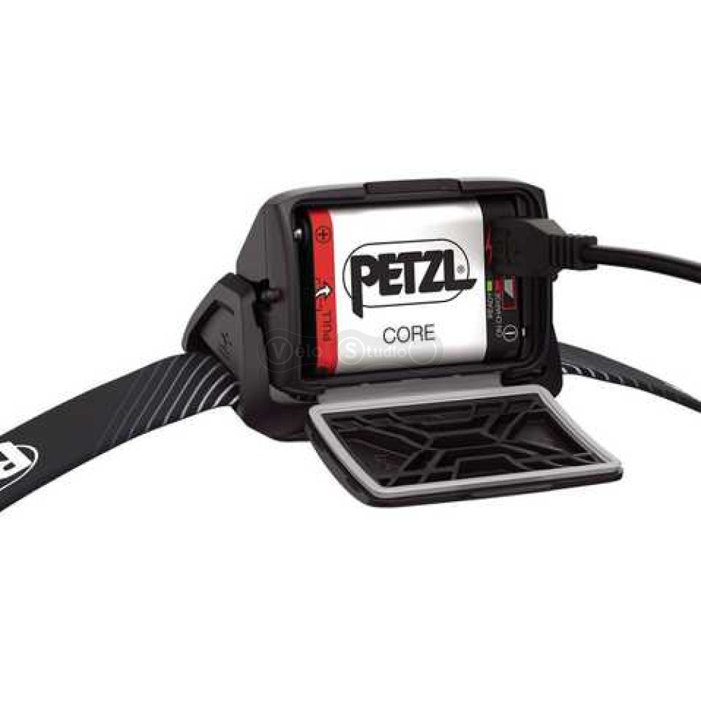 Налобный фонарь PETZL ACTIK CORE 600 Lumens Grey