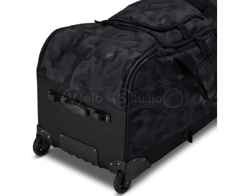 Сумка для формы FOX SHUTTLE GB ROLLER - CAMO [Black], Gear Bag