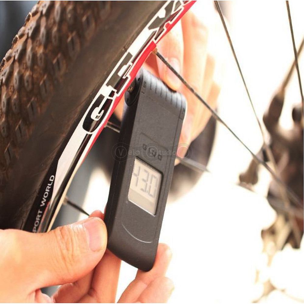 Манометр давления шин Giyo Digital Tire Pressure Gauge