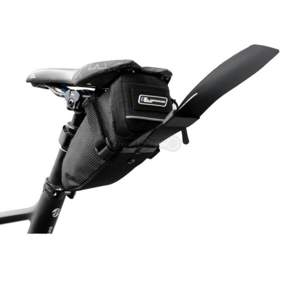 Сумка Longus MUD L под седло 0,9L с крылом, чёрная, Velcro