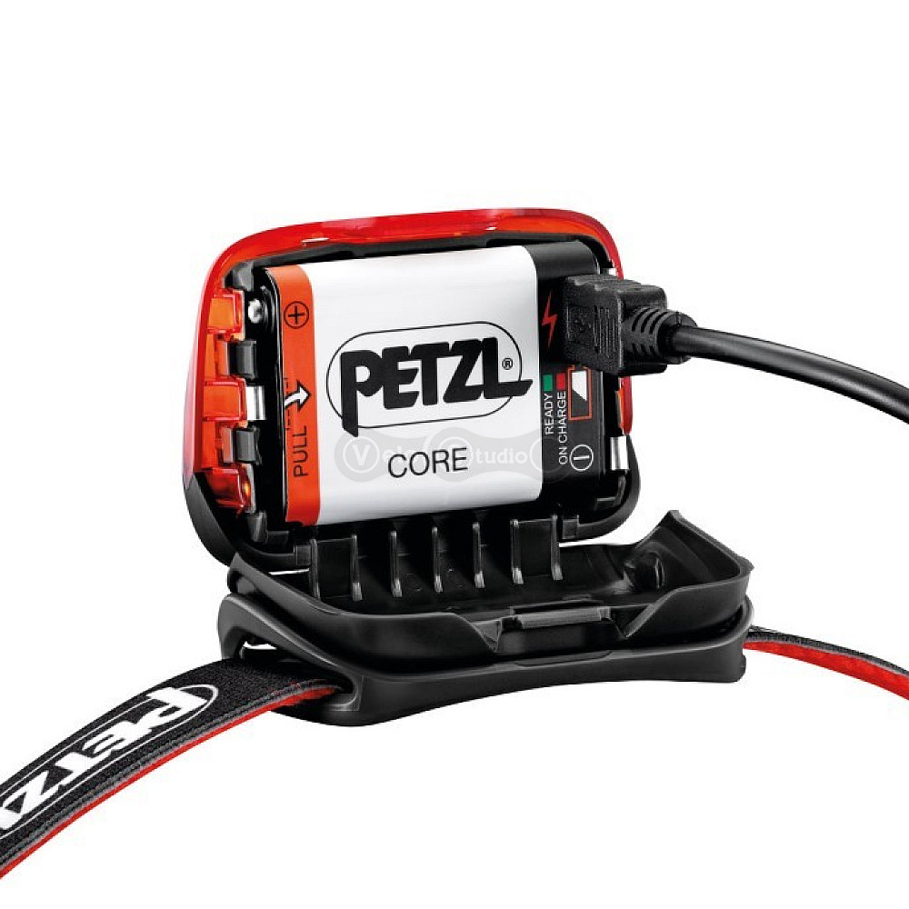 Налобный фонарь PETZL Actik Core black