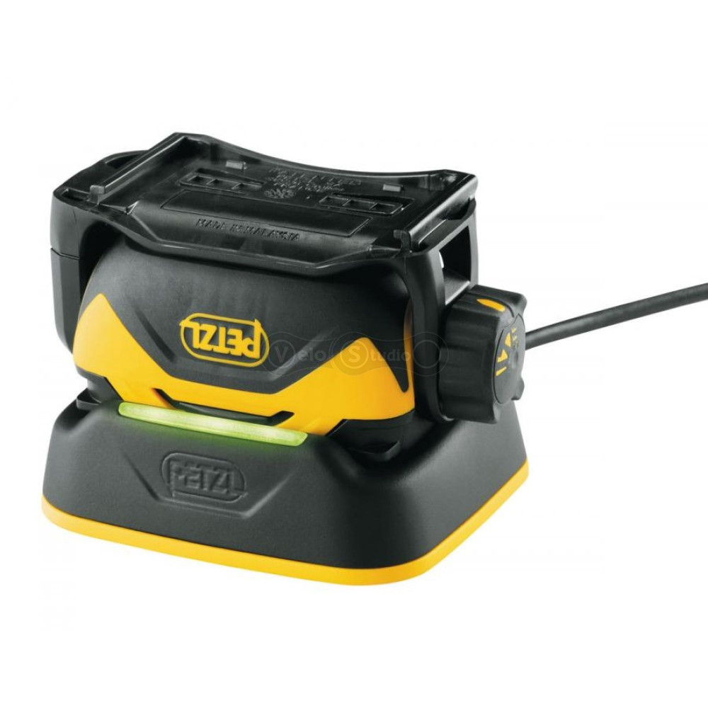 Налобный фонарь PETZL Pixa 3R