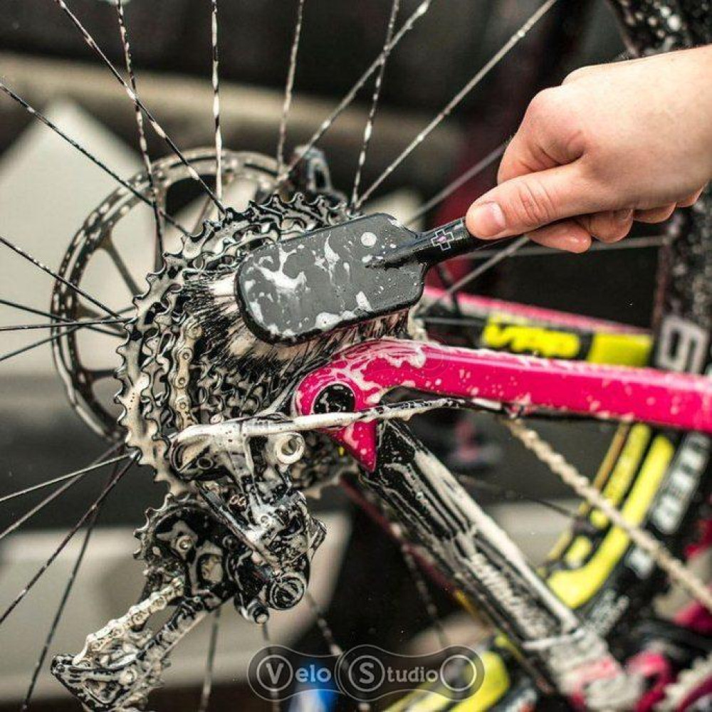 Щітка Muc-Off Tyre & Cassette Brush