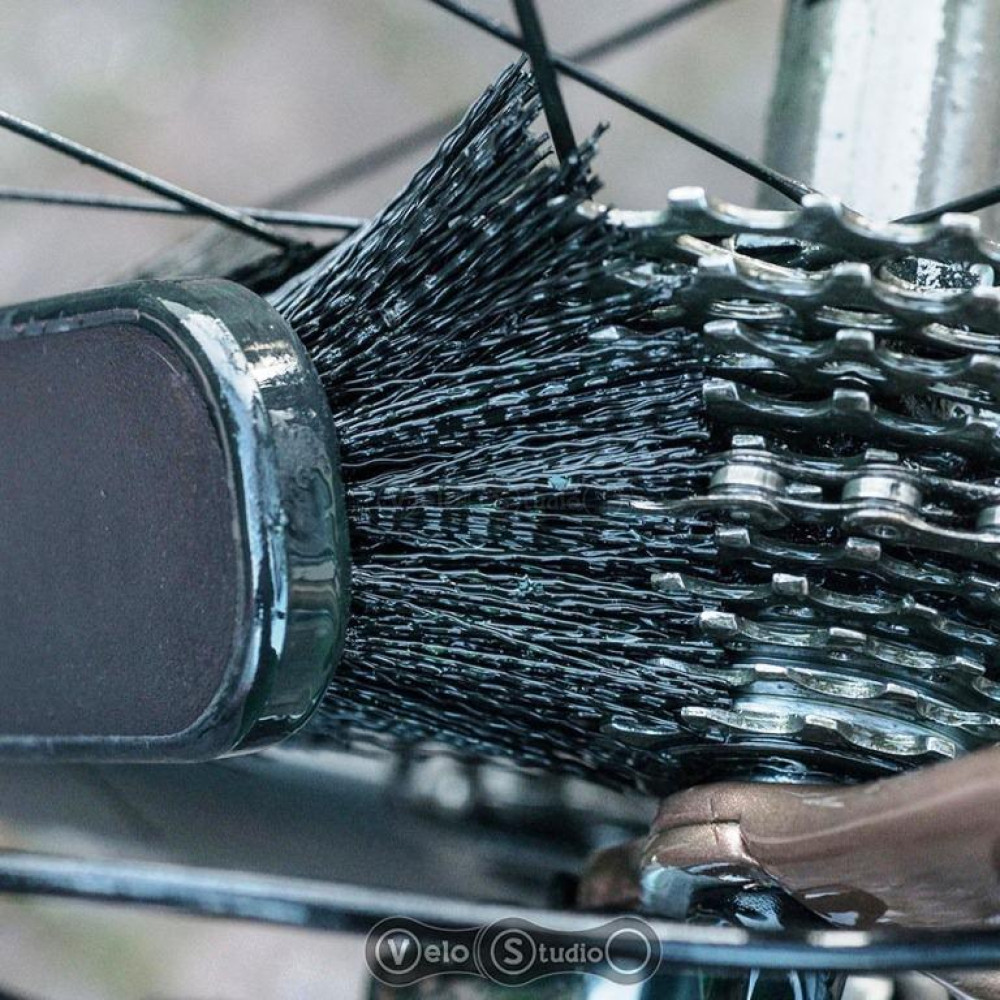 Щітка Muc-Off Tyre & Cassette Brush
